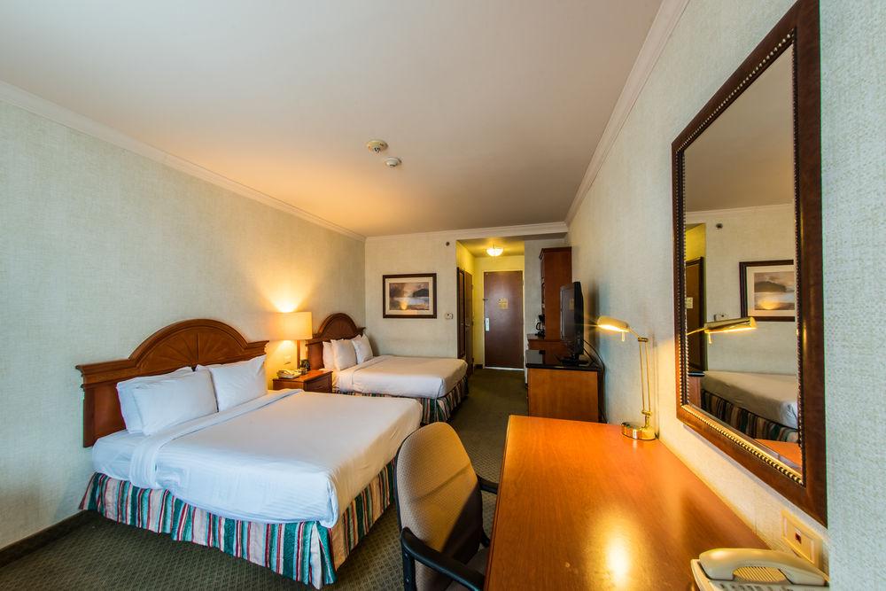 Courtyard By Marriott San Luis Potosi Hotel Exterior photo