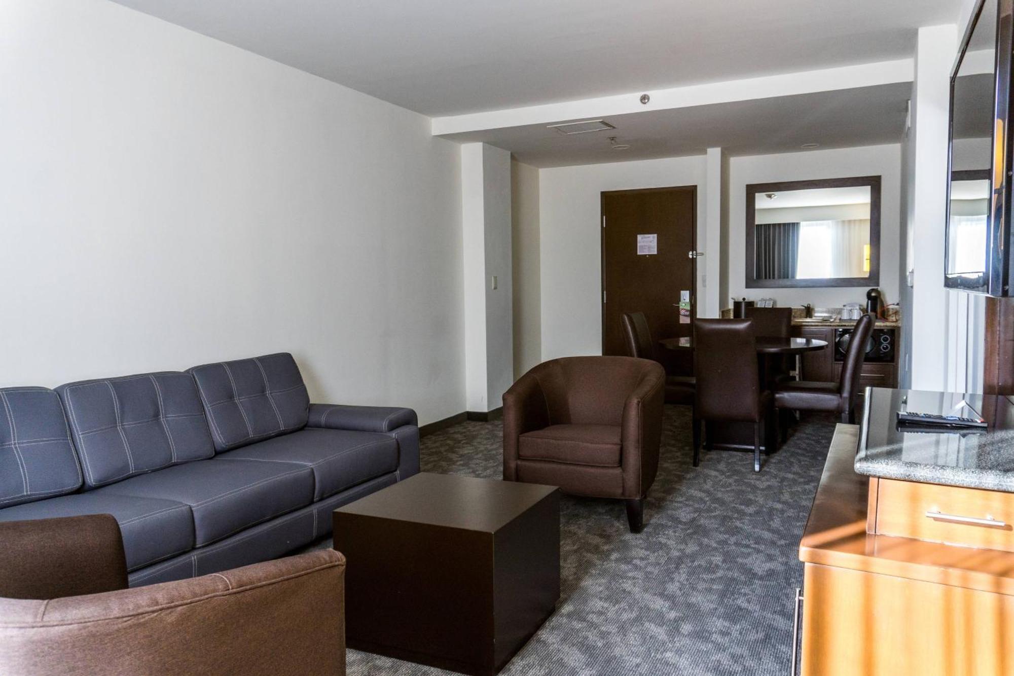 Courtyard By Marriott San Luis Potosi Hotel Exterior photo